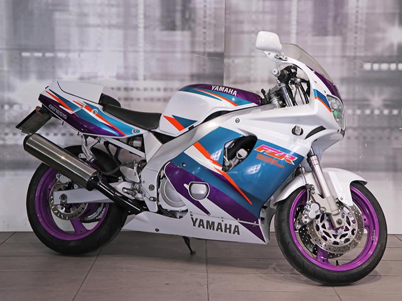 Yamaha FZR 600 Bianco/Verde/Viola usata - moto epoca