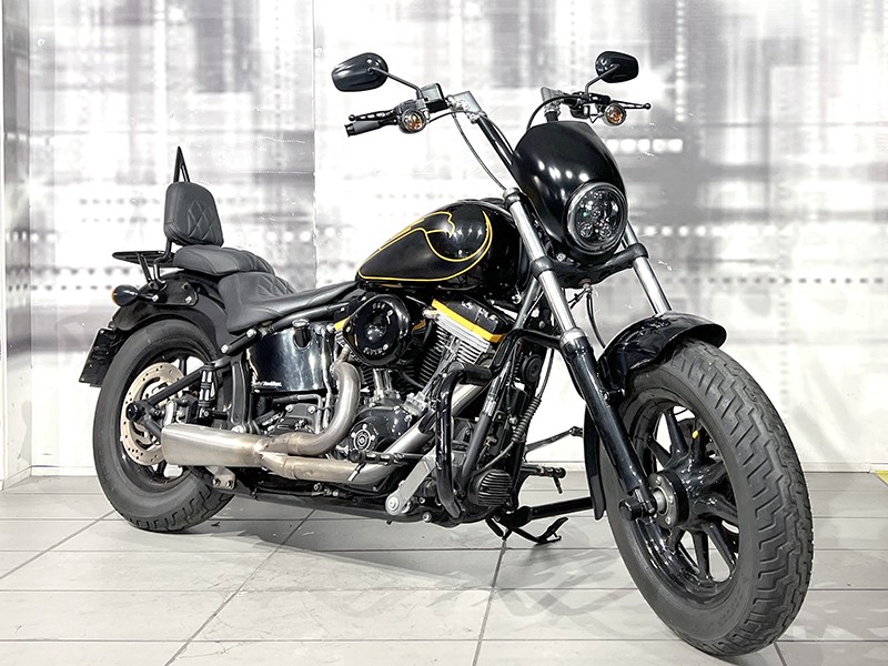Harley Davidson Softail Blackline 1584 Nero usata - moto custom