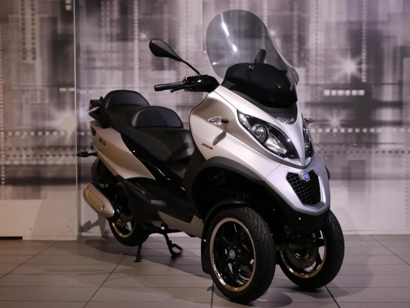 Piaggio MP3 300 Sport LT Grigio usata - moto 3 o 4 ruote