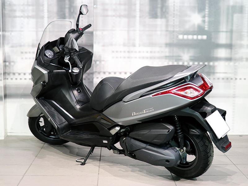 Kymco Downtown 350i Abs colore antracite scais opaco usato in vendita
