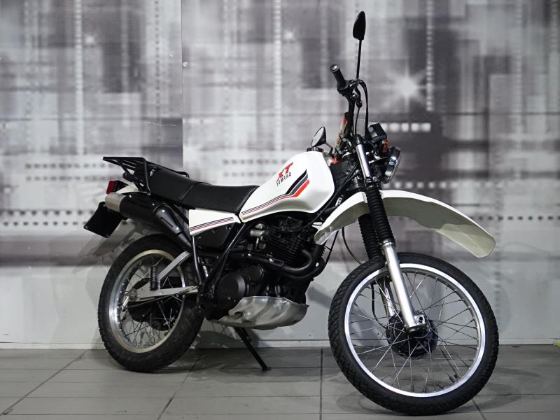 Yamaha XT 400 Bianco usata - moto epoca