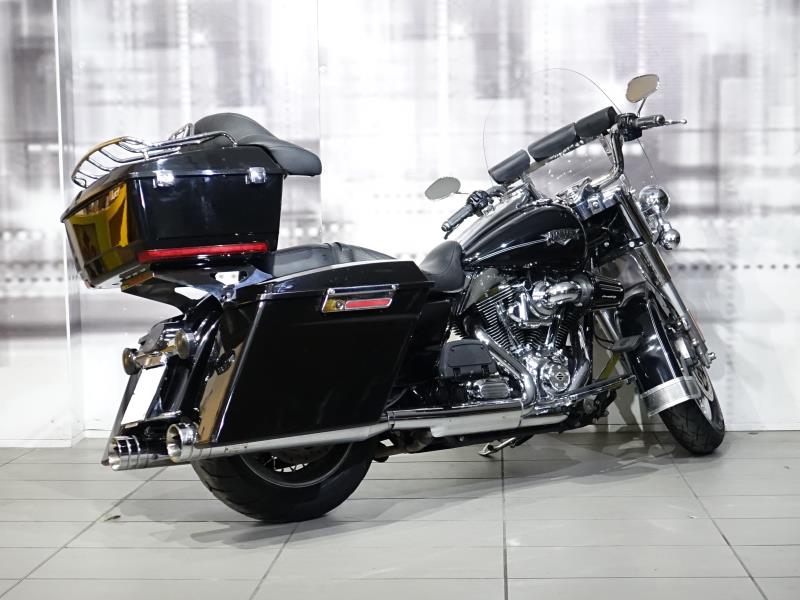 Harley Davidson Road King 1690 Classic FLHRC colore nero usato in vendita