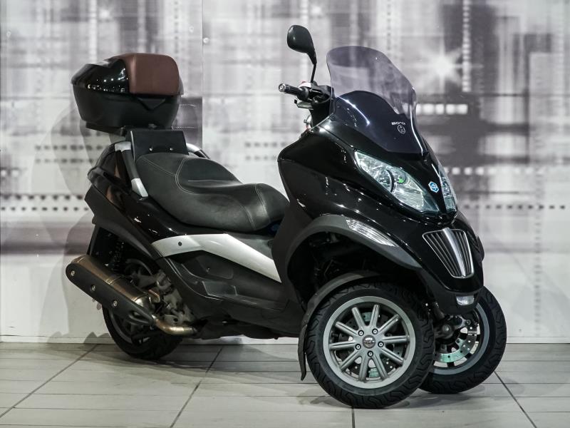 Piaggio MP3 400 Nero usata - moto 3 o 4 ruote