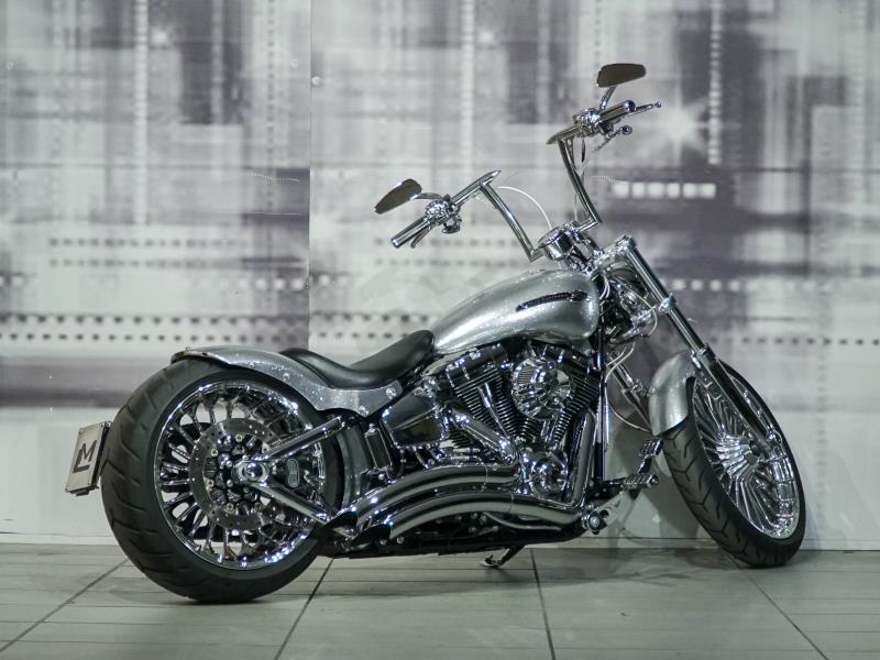 Harley Davidson 1690 Breakout FXSB colore grigio usato in vendita