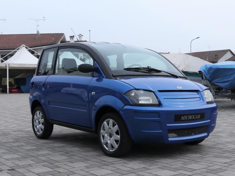 Microcar MC 1 Blu usata - microvetture guida con patentino