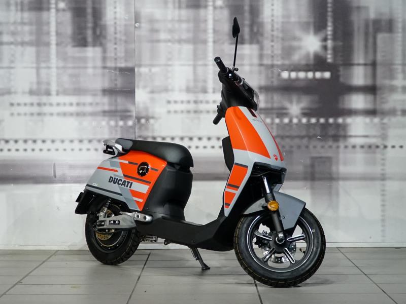 Test ride Super Soco Cux SE Ducati L1 45 Kmh