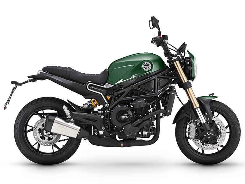 Test ride Benelli Leoncino 800