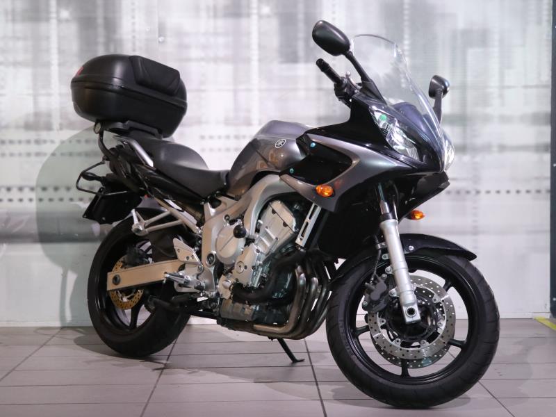 Yamaha FZ6 Fazer Grigio usata - moto sport tourer