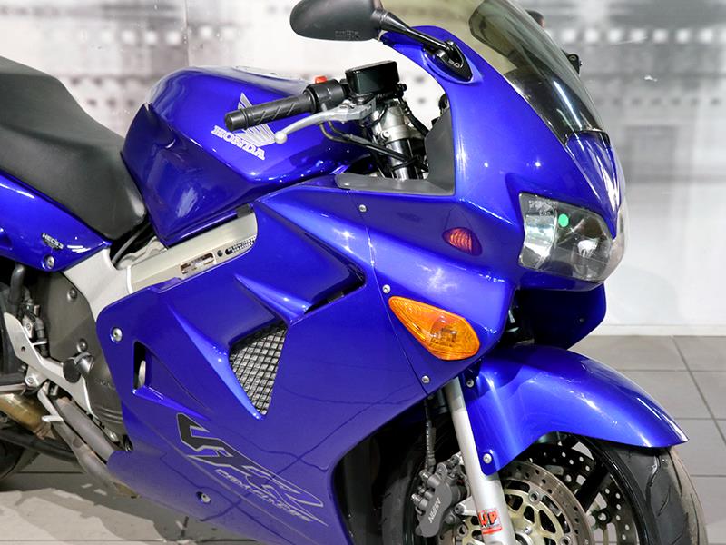 Honda VFR 800 colore blu usato in vendita
