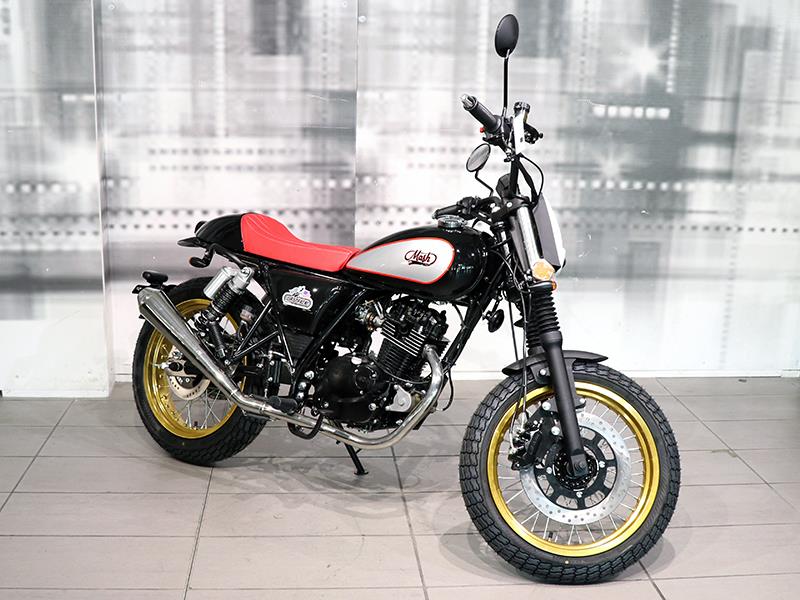 Mash Dirt Track 125 Black aziendale - moto scrambler