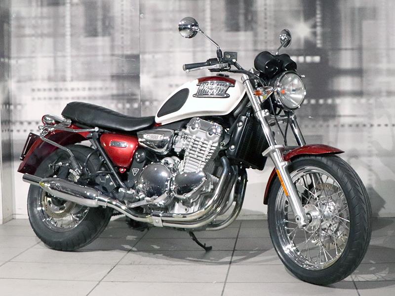 Triumph Thunderbird Panna/Bordeaux usata - moto naked