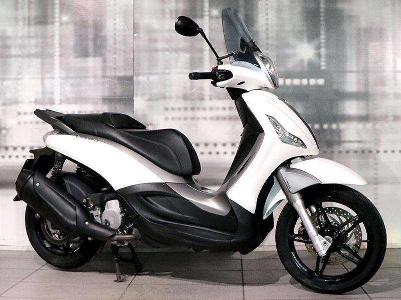 Piaggio Beverly 350 Sport Touring ABS Bianco usata - moto scooter maxiscooter