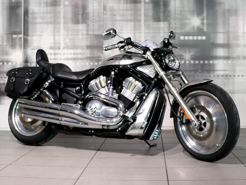 Harley Davidson V-Rod 1130 Silver usata - moto custom
