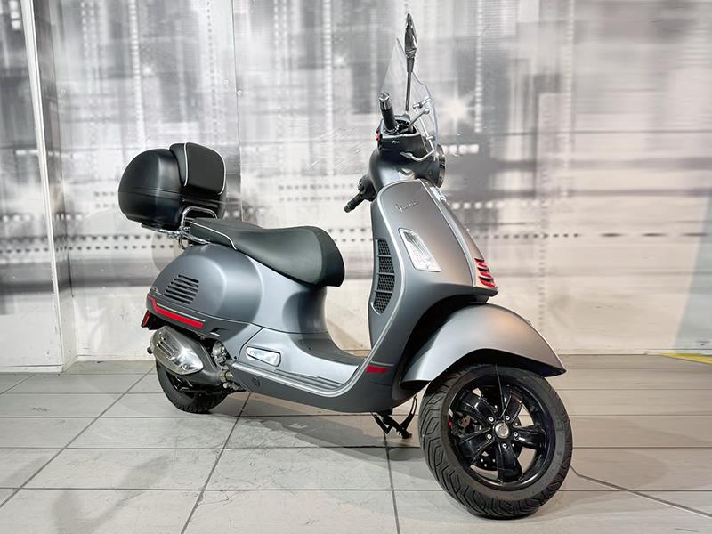 Vespa GTS 300 SuperSport HPE ABS Grigio Travolgente Matt. usata - moto scooter maxiscooter