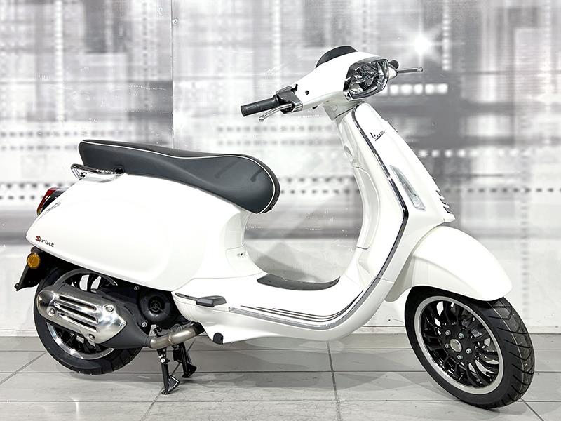 Piaggio Vespa Sprint 50 4T Bianco Innocenza nuova - moto scooter maxiscooter