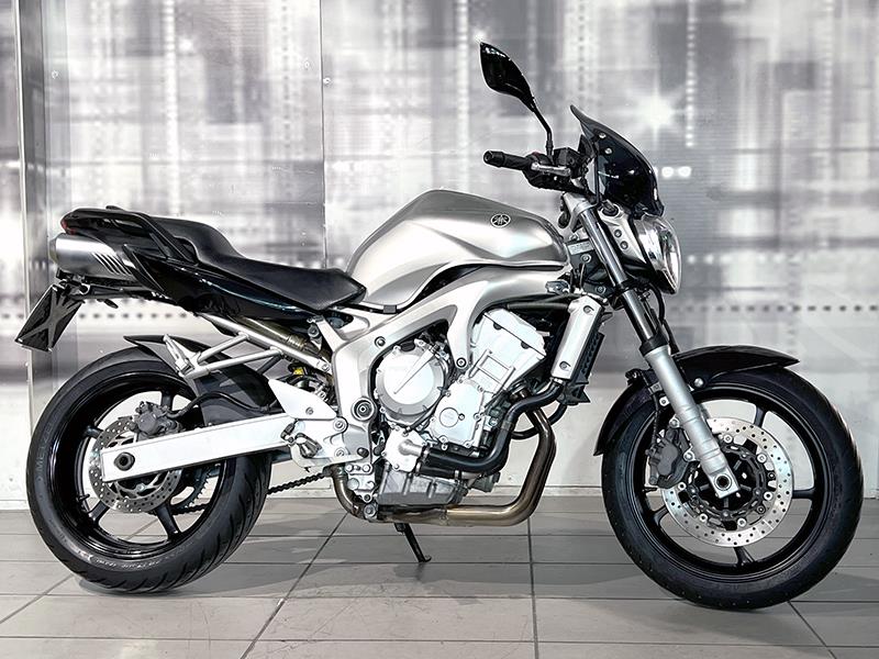 Yamaha FZ6 Grigio usata - moto naked