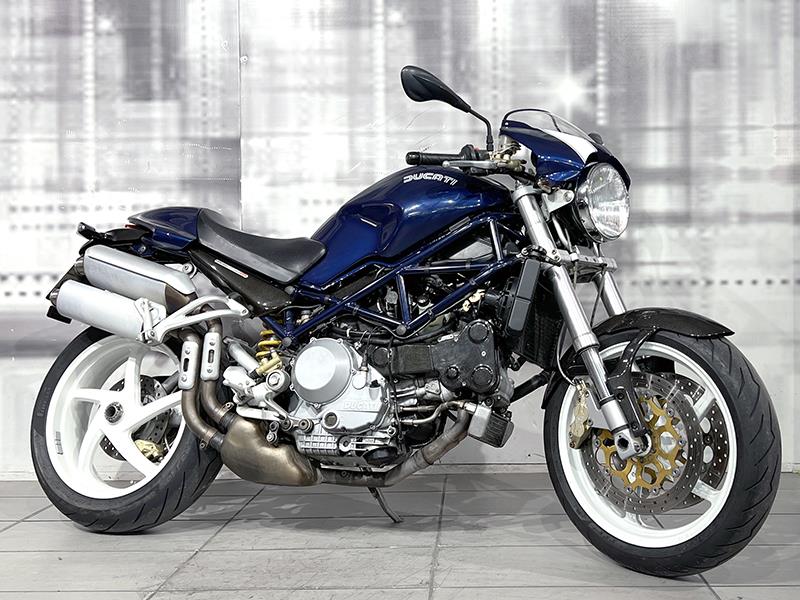 Ducati Monster S4R 996 colore blu usato in vendita