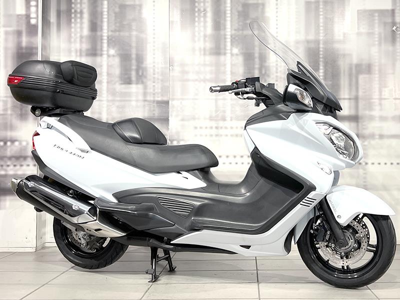 Suzuki Burgman 650 Executive White usata - moto scooter maxiscooter