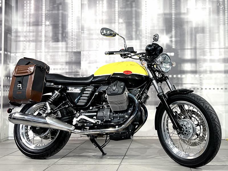 Moto Guzzi V7 III Special Nero/Giallo usata - moto naked
