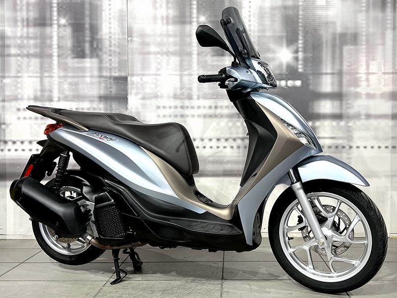 Piaggio Medley 150 Grigio usata - moto scooter maxiscooter