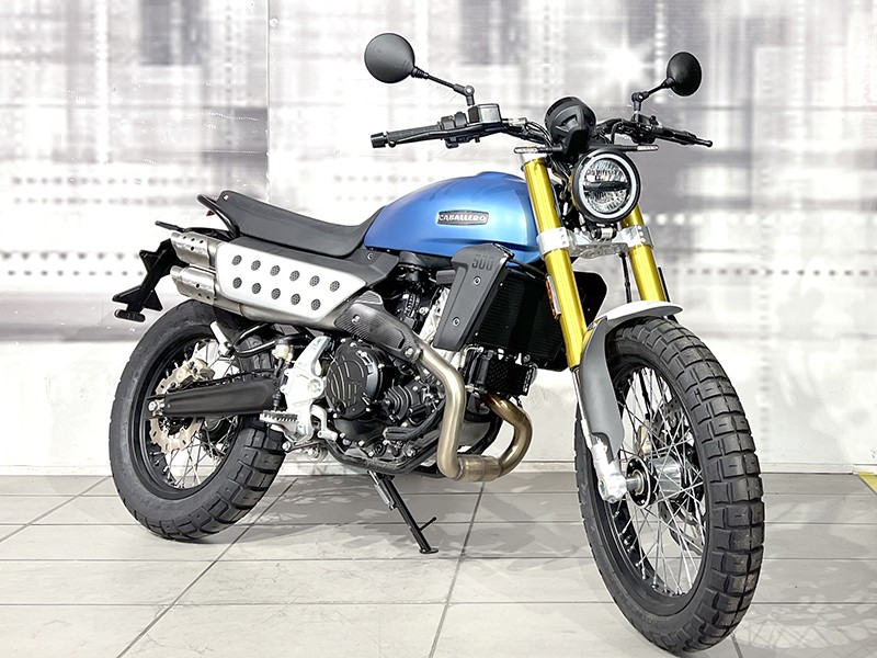Fantic Motor Caballero Scrambler 500 Azzurro nuova - moto scrambler