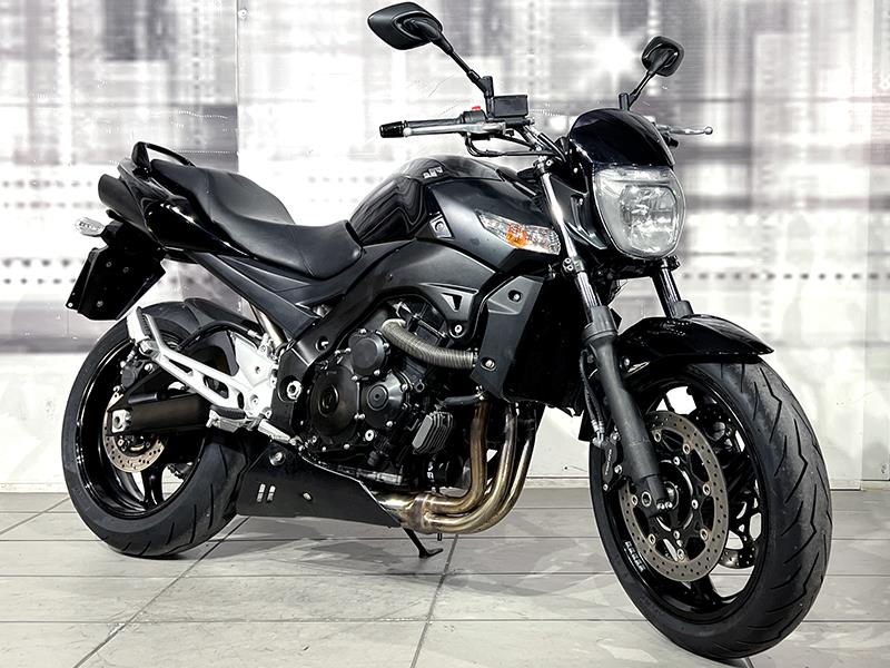 Suzuki GSR 600 Nero usata - moto naked