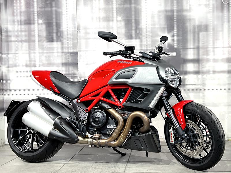 Ducati Diavel 1200 Red Ducati usata - moto naked
