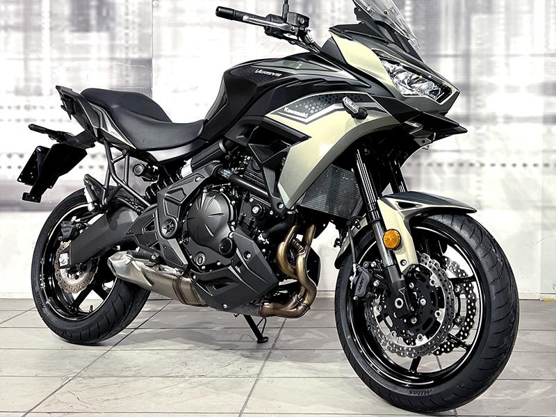 Kawasaki Versys 650 Black/Gold usata - moto crossover