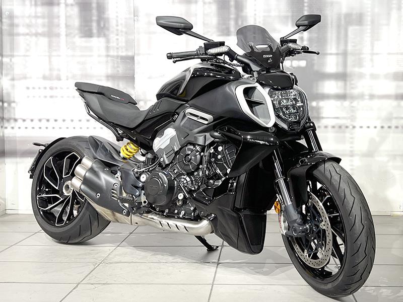 Ducati Diavel V4 Thrilling Black usata - moto naked