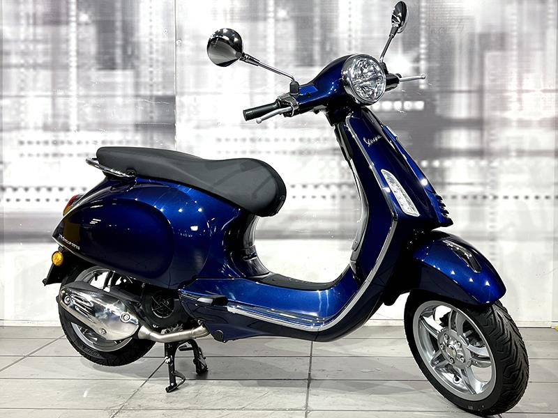 Piaggio Vespa Primavera 125 ABS Blu Energico Glossy nuova - moto scooter maxiscooter