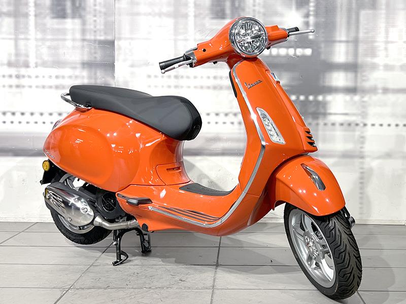 Piaggio Vespa Primavera 125 ABS Arancio Impulsivo nuova - moto scooter maxiscooter