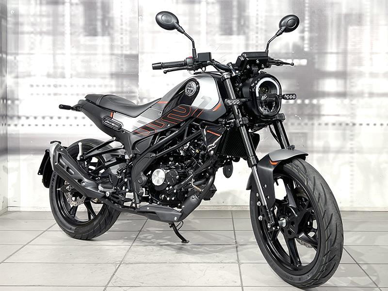 Benelli Leoncino 125 Grigio usata - moto naked