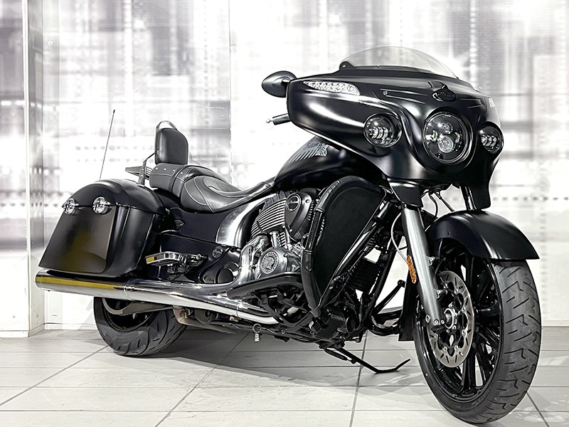 Indian Chieftain Dark Horse Thunder Black Smoke usata - moto custom