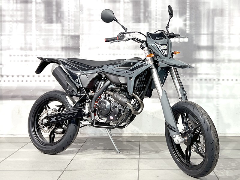 Betamotor RR Motard 125 T-X Special Edition
 Grigio/Nero nuova - moto supermotard
