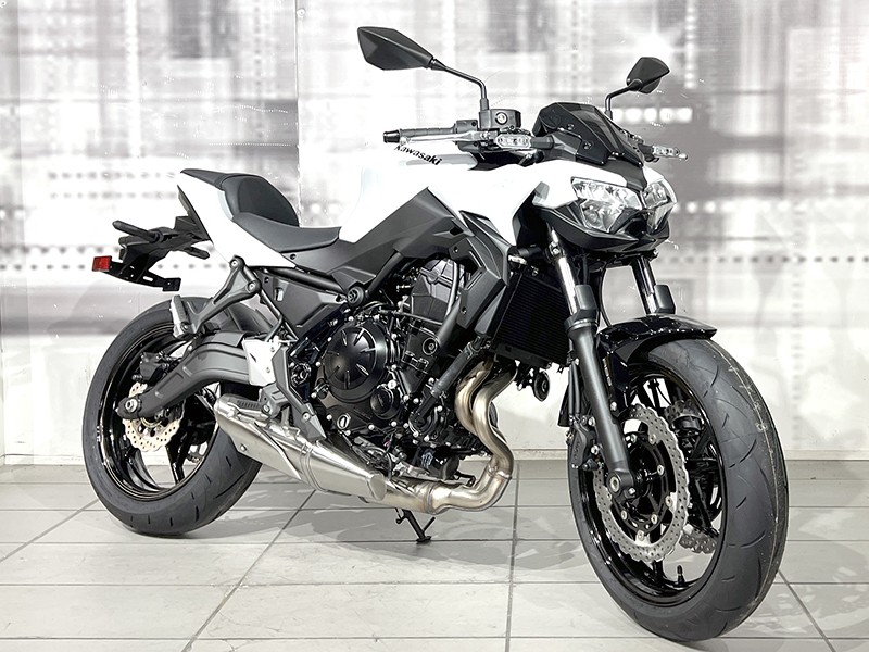 Kawasaki Z 650 Plus Pearl Blizzard White nuova - moto naked