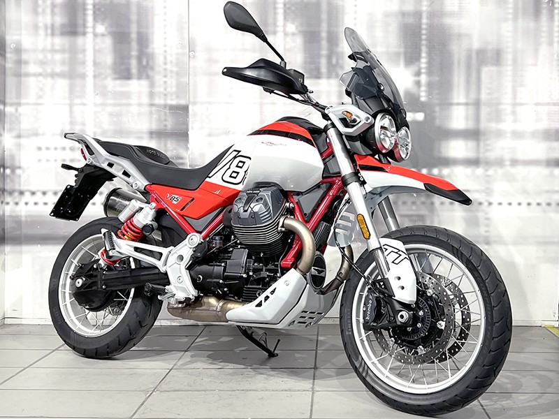 Moto Guzzi V85 TT Rosso Fuji usata - moto crossover