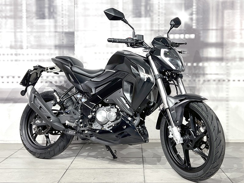 Keeway RKF 125 Black usata - moto naked