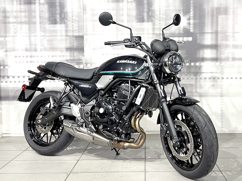 Kawasaki Z 650 RS Black (BK1) + Kit Heritage usata - moto naked
