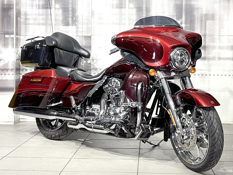 Harley Davidson FLHXSE3 Street Glide Ultra CVO Bordeaux usata - moto custom
