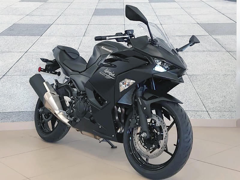 Kawasaki Ninja 500 Black nuova - moto sportive