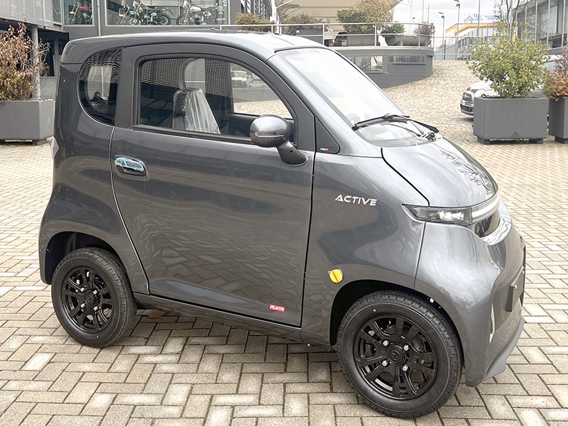 Active Virea Cabinato Grigio nuova - microvetture guida con patentino