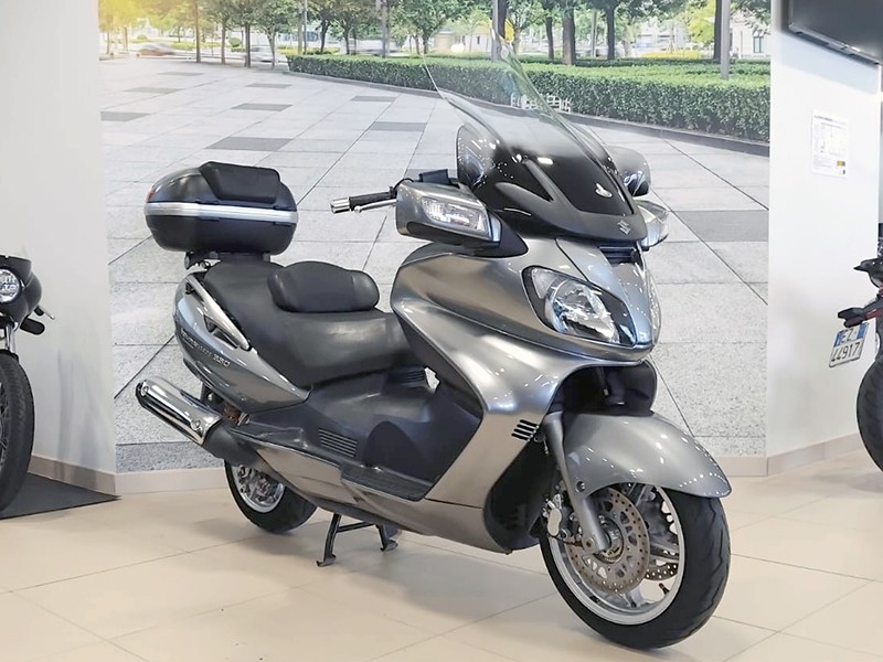 Suzuki Burgman 650 Executive Grigio usata - moto scooter maxiscooter