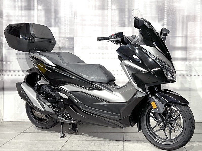 Honda Forza 350 Nero usata - moto scooter maxiscooter