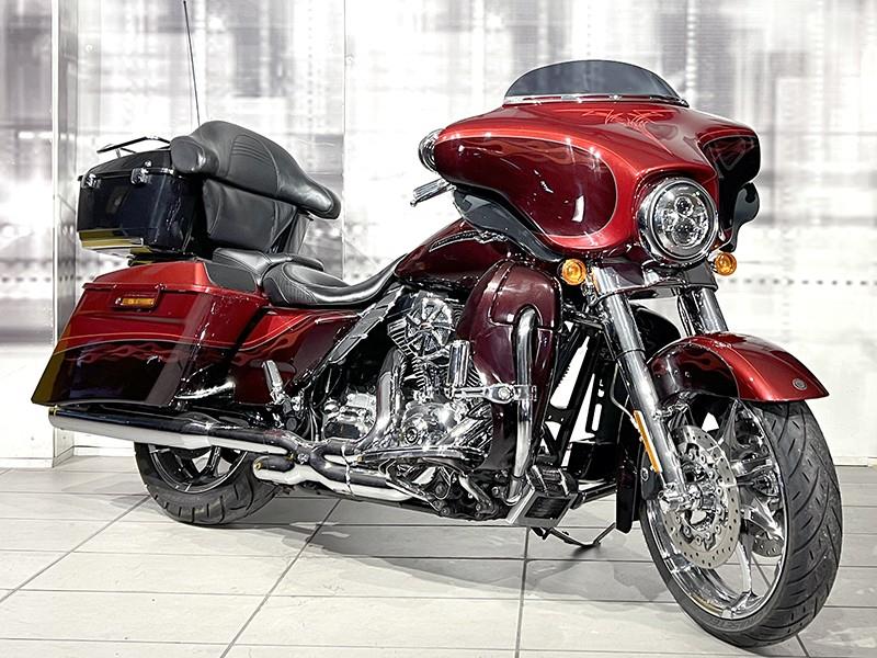 Harley Davidson FLHXSE3 Street Glide Ultra CVO Bordeaux usata - moto custom