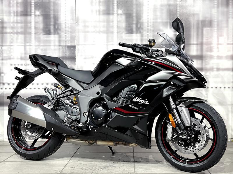 Kawasaki Ninja 1100 SX SE Gray/Red nuova