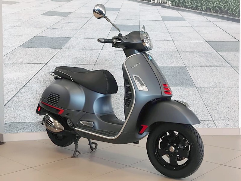 Piaggio Vespa GTS 300 Supersport HPE Abs Grigio Titanio usata