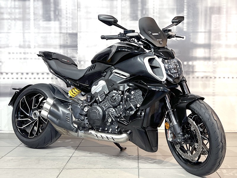 Ducati Diavel V4 Black aziendale - moto naked