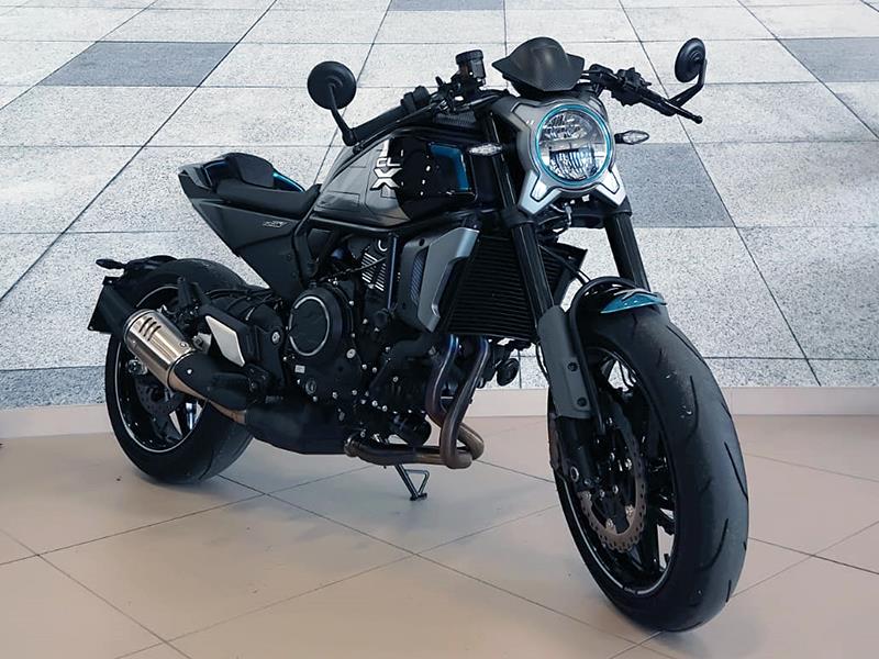 CFMoto 700 CL-X Sport Grigio usata - moto naked