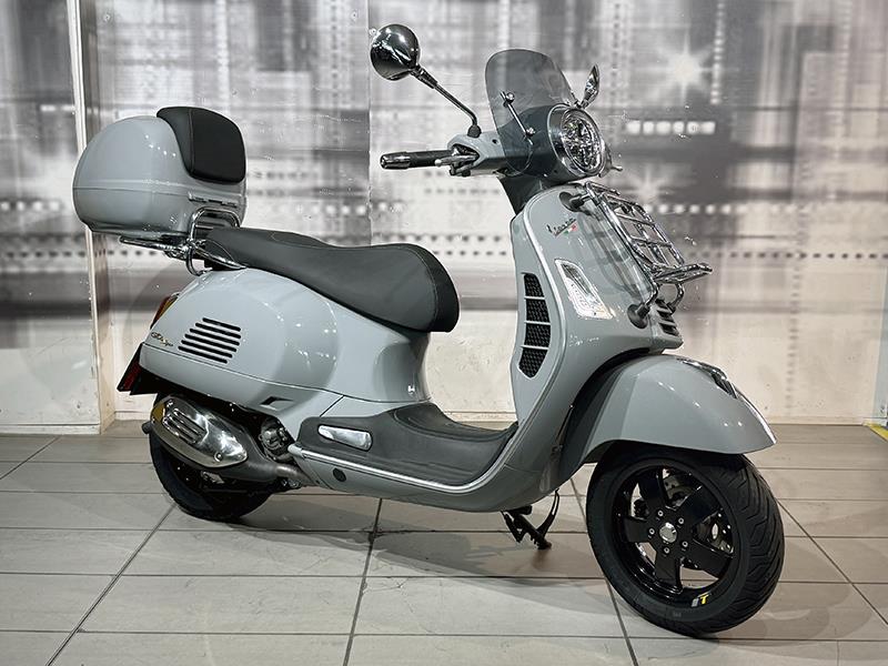Piaggio Vespa GTS 300 SuperTech HPE Abs Grigio Matera usata - moto scooter maxiscooter