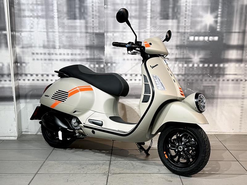 Piaggio Vespa GTV 310 Beige Avvolgente Matt nuova - moto scooter maxiscooter